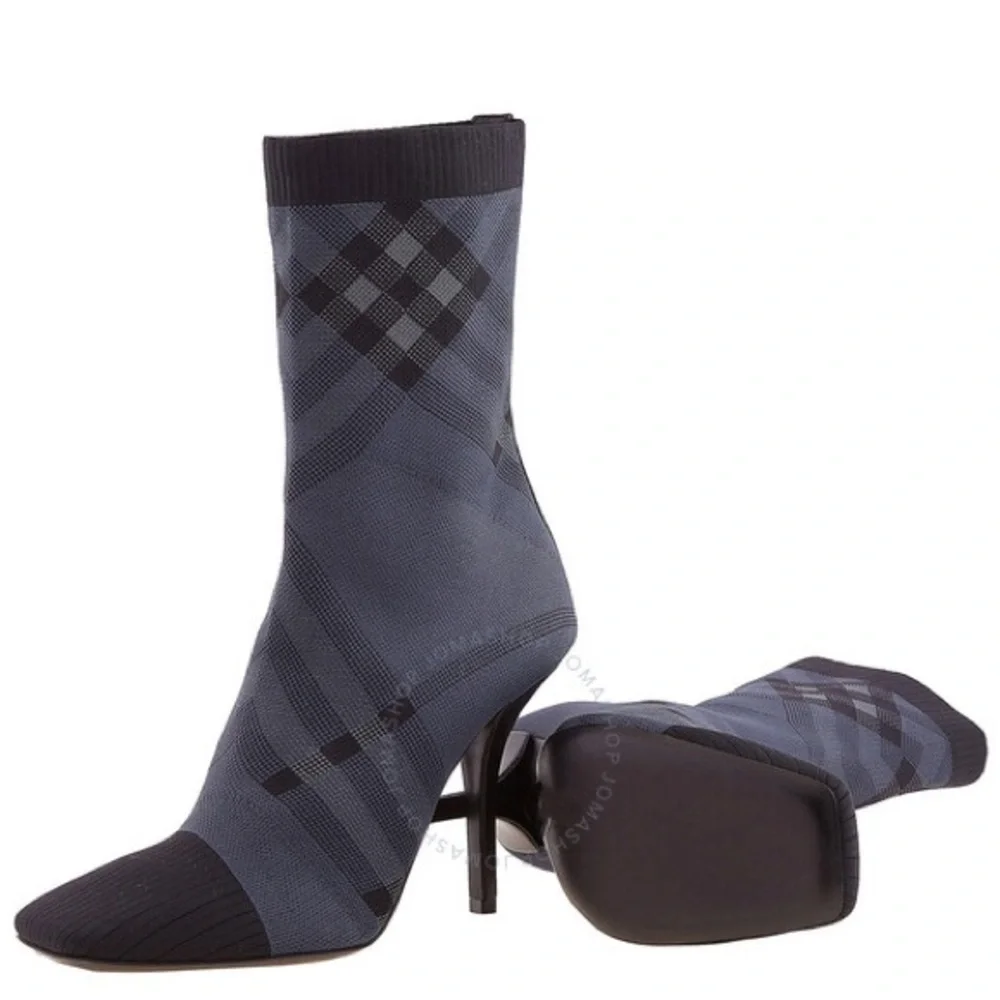 authentic Burberry dolman, booties in grey size 39.5